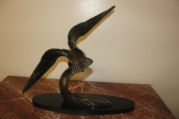 Bronze Sculpture Of Soaring Bird In Black Oval Marble - Art Deco Antiques
 - 3