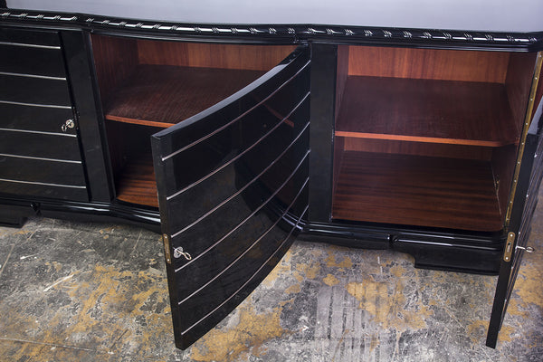 Exceptional Streamlined Art Deco Sideboard - Art Deco Antiques
 - 4