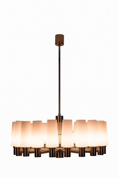 Captivating 1960's Italian Mid-Century Modernist Chandelier By Sciolari